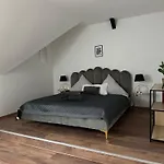 148qm Apartment, Naehe Duesseldorf, 4 Schlafzimmer, Privater Parkplatz 아파트
