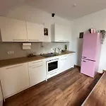 148qm Apartment, Naehe Duesseldorf, 4 Schlafzimmer, Privater Parkplatz 아파트