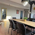 148qm Apartment, Naehe Duesseldorf, 4 Schlafzimmer, Privater Parkplatz * 뒤스부르크