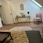 148qm Apartment, Naehe Duesseldorf, 4 Schlafzimmer, Privater Parkplatz 뒤스부르크