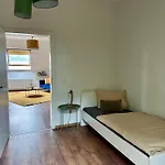 148qm Apartment, Naehe Duesseldorf, 4 Schlafzimmer, Privater Parkplatz 뒤스부르크