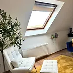 148qm Apartment, Naehe Duesseldorf, 4 Schlafzimmer, Privater Parkplatz