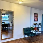 아파트 148qm Apartment, Naehe Duesseldorf, 4 Schlafzimmer, Privater Parkplatz 뒤스부르크