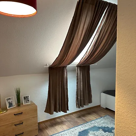 148qm Apartment, Naehe Duesseldorf, 4 Schlafzimmer, Privater Parkplatz Apartmán