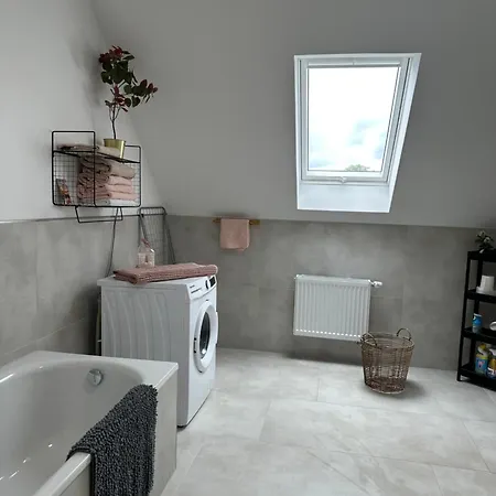 Appartamento 148qm Apartment, Naehe Duesseldorf, 4 Schlafzimmer, Privater Parkplatz Duisburgo