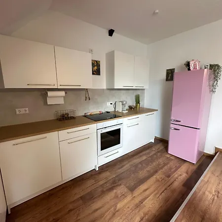 148qm Apartment, Naehe Duesseldorf, 4 Schlafzimmer, Privater Parkplatz Apartmán