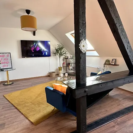 148qm Apartment, Naehe Duesseldorf, 4 Schlafzimmer, Privater Parkplatz Дуйсбург