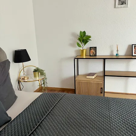 148qm Apartment, Naehe Duesseldorf, 4 Schlafzimmer, Privater Parkplatz