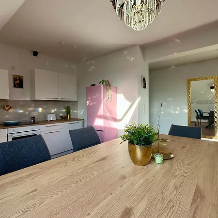 Апартаменты 148qm Apartment, Naehe Duesseldorf, 4 Schlafzimmer, Privater Parkplatz *