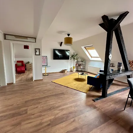 148qm Apartment, Naehe Duesseldorf, 4 Schlafzimmer, Privater Parkplatz Duisburgo