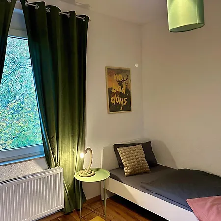148qm Apartment, Naehe Duesseldorf, 4 Schlafzimmer, Privater Parkplatz 뒤스부르크