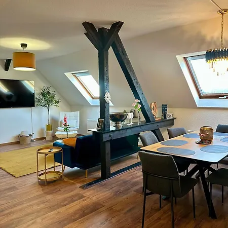 148qm Apartment, Naehe Duesseldorf, 4 Schlafzimmer, Privater Parkplatz 뒤스부르크