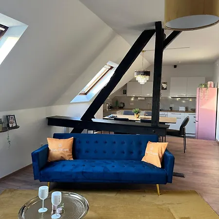 148qm Apartment, Naehe Duesseldorf, 4 Schlafzimmer, Privater Parkplatz * 뒤스부르크