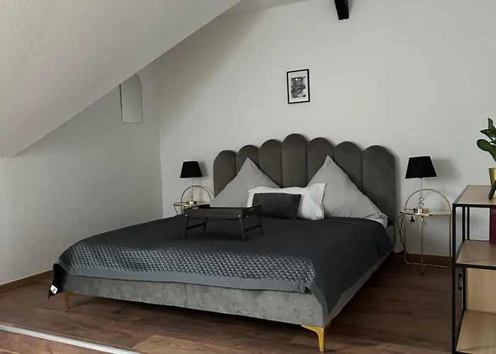 148qm Apartment, Naehe Duesseldorf, 4 Schlafzimmer, Privater Parkplatz Lejlighed