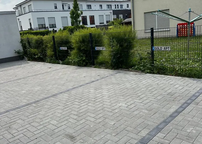 148qm Apartment, Naehe Duesseldorf, 4 Schlafzimmer, Privater Parkplatz