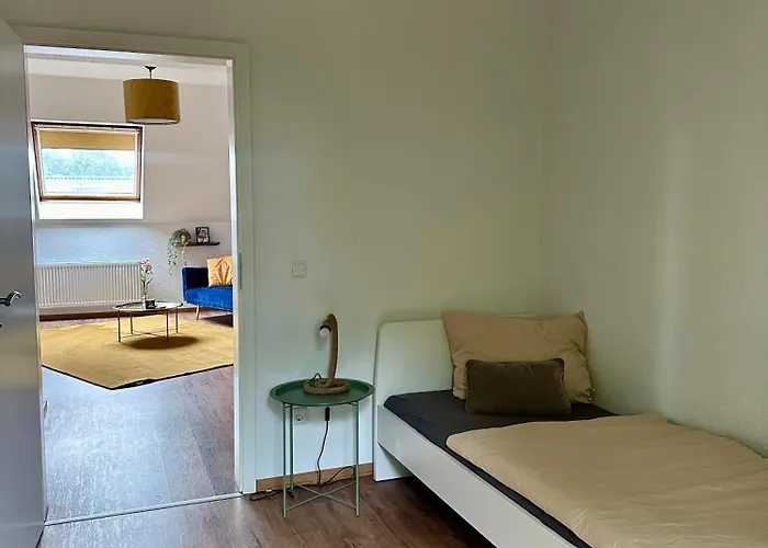 148qm Apartment, Naehe Duesseldorf, 4 Schlafzimmer, Privater Parkplatz Duisburgo