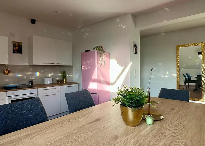 Appartamento 148qm Apartment, Naehe Duesseldorf, 4 Schlafzimmer, Privater Parkplatz *