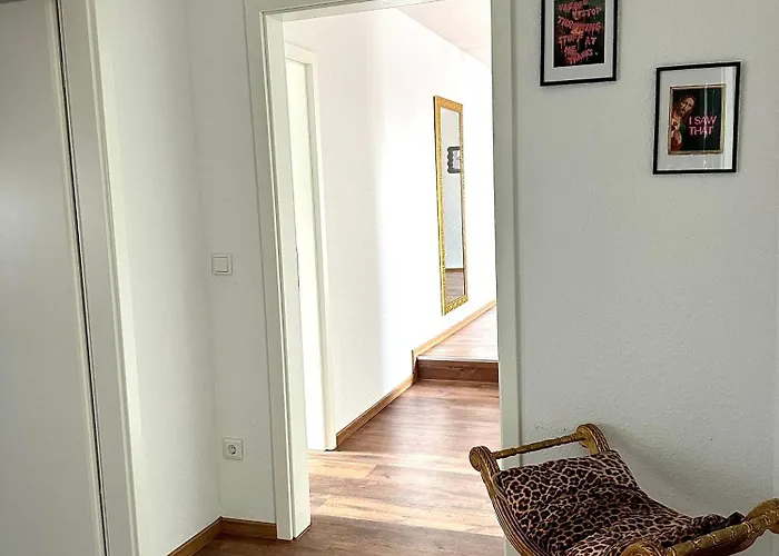 148qm Apartment, Naehe Duesseldorf, 4 Schlafzimmer, Privater Parkplatz 아파트 뒤스부르크