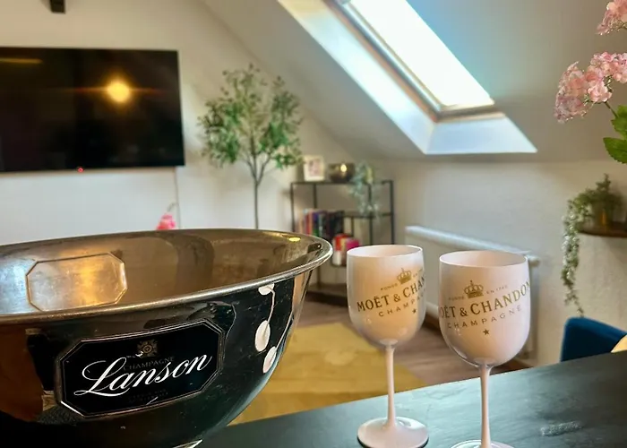 Lejlighed 148qm Apartment, Naehe Duesseldorf, 4 Schlafzimmer, Privater Parkplatz