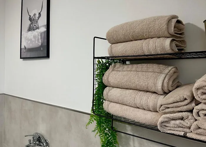 148qm Apartment, Naehe Duesseldorf, 4 Schlafzimmer, Privater Parkplatz Appartamento Duisburgo